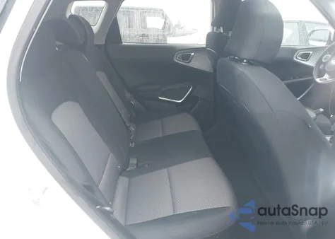 2020 Kia Soul Lx z USA, uszkodzony, nr VIN KNDJ23AU7L7081978